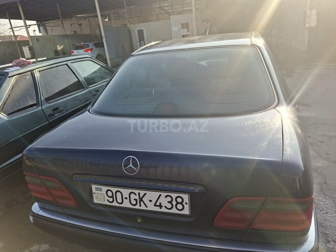 Mercedes E 200-3