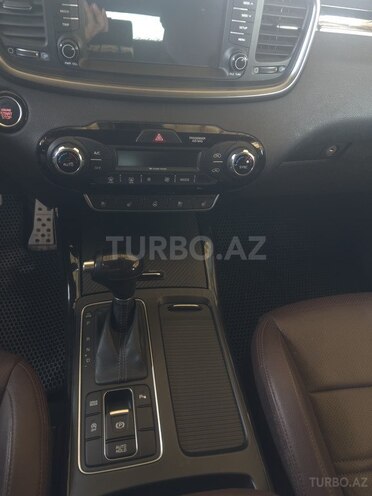 Kia Sorento-8