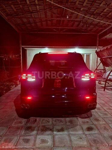 Porsche Cayenne GTS-8