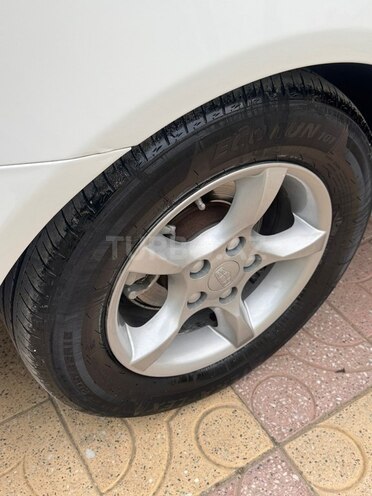 Geely Emgrand EC7-9