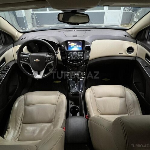 Chevrolet Cruze-13