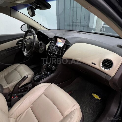 Chevrolet Cruze-16