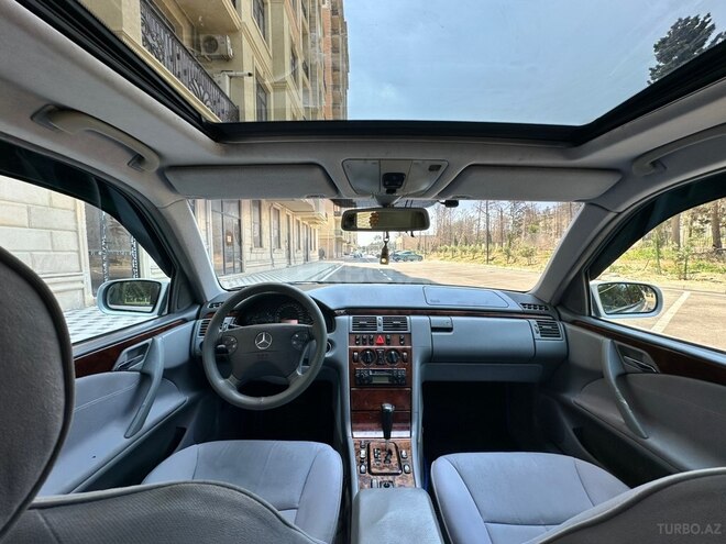 Mercedes E 280-12