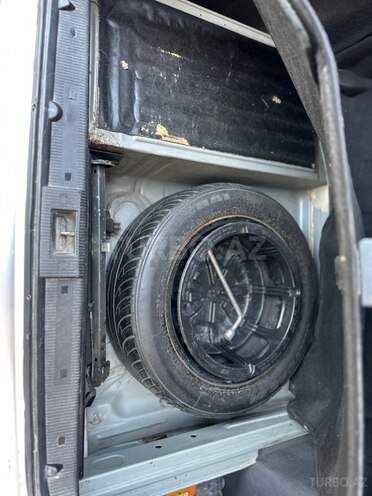 Mercedes E 280-15