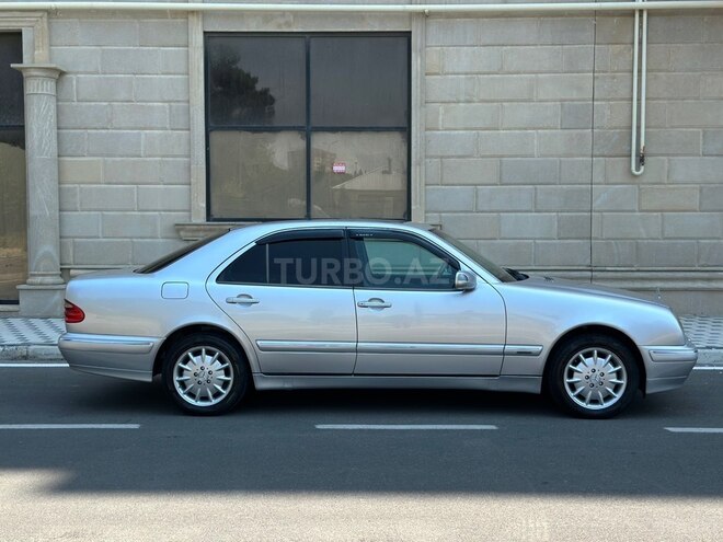 Mercedes E 280-7