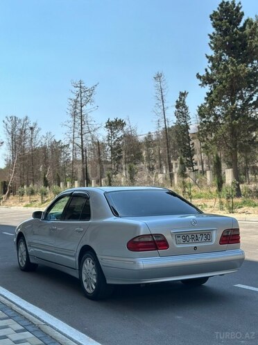 Mercedes E 280-4