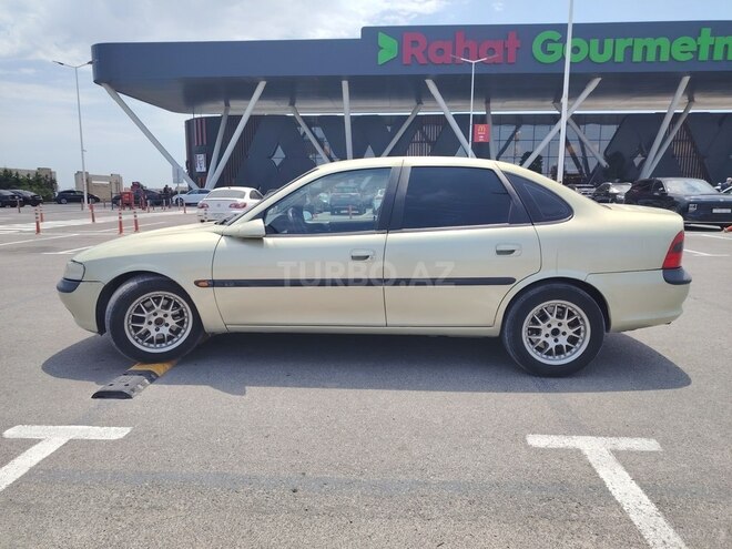 Opel Vectra-4