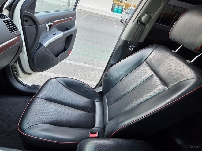 Hyundai Santa Fe-10