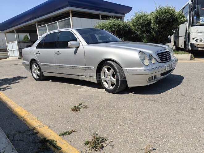 Mercedes E 270-5