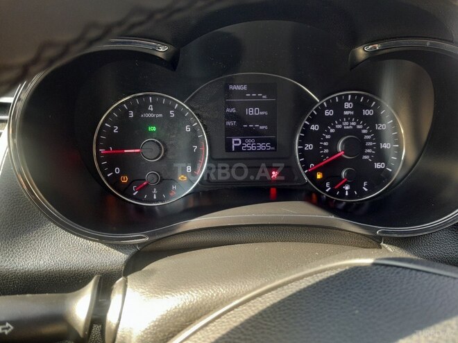 Kia Cerato-10