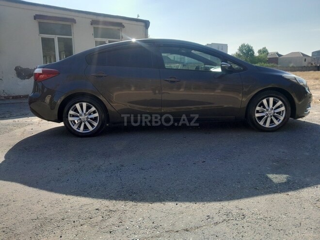 Kia Cerato-5