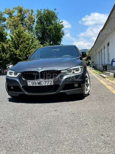 BMW 330-1