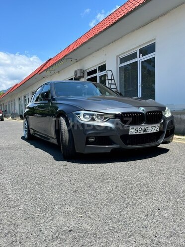 BMW 330-2
