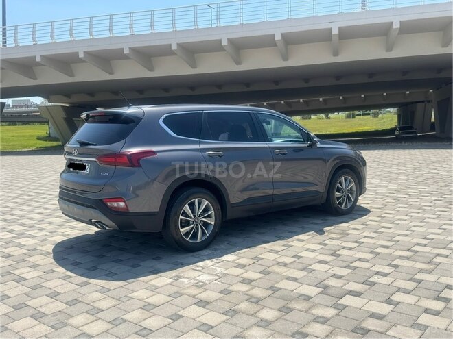 Hyundai Santa Fe-12