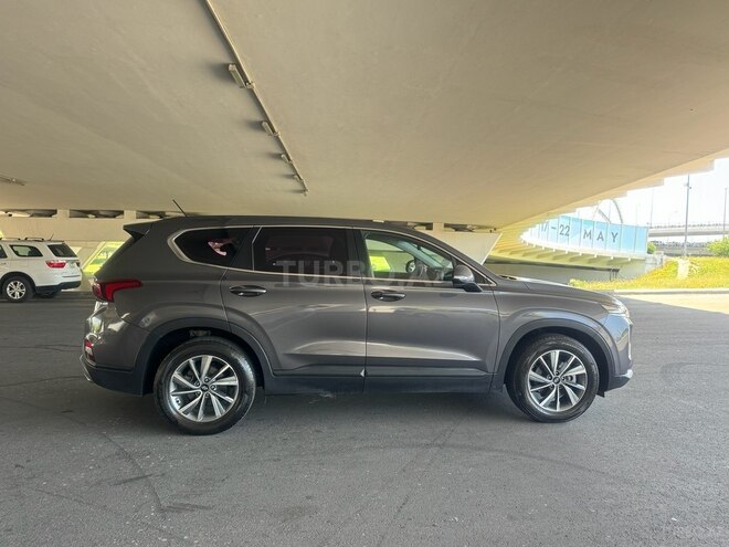 Hyundai Santa Fe-4