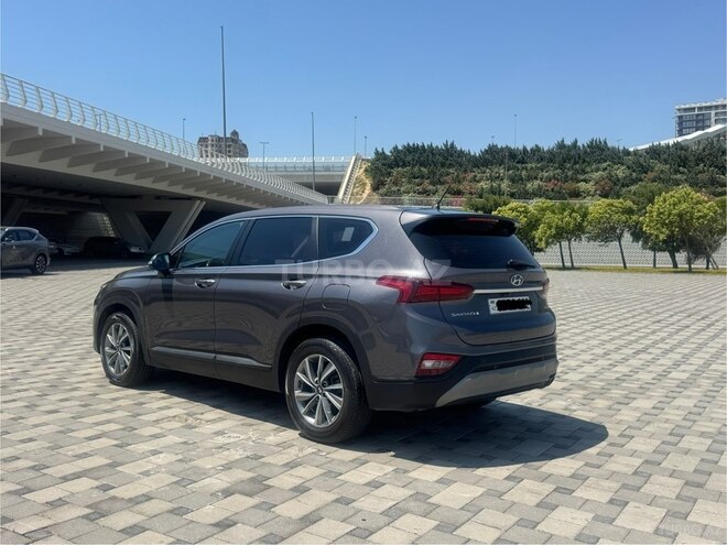 Hyundai Santa Fe-13