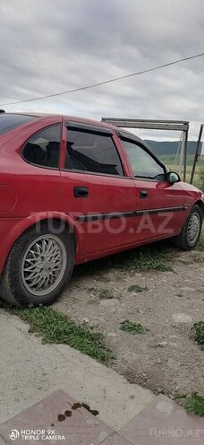 Opel Vectra-9