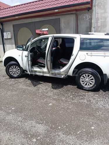 Mitsubishi L200-5