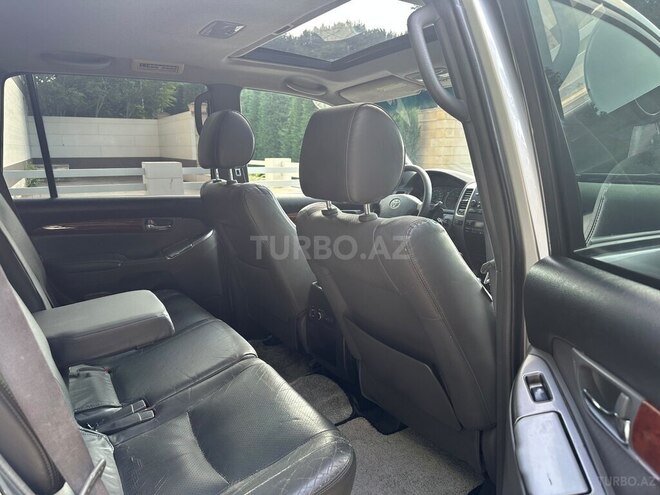 Toyota Land Cruiser Prado-5