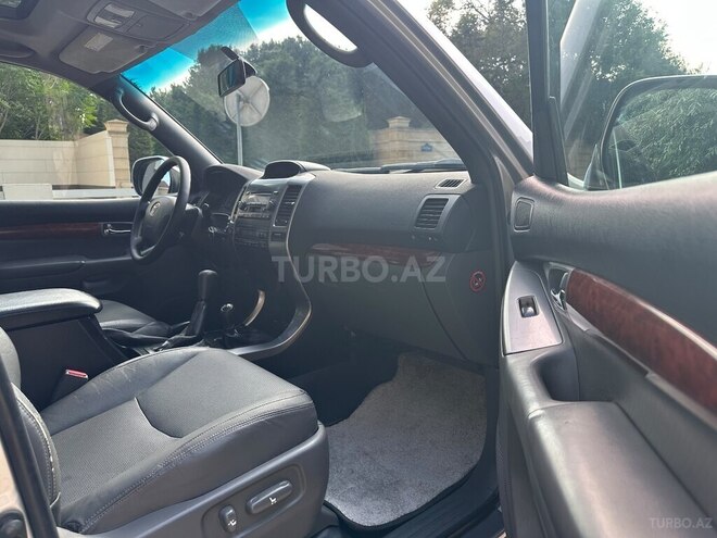 Toyota Land Cruiser Prado-7