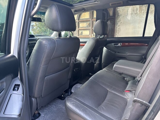 Toyota Land Cruiser Prado-8