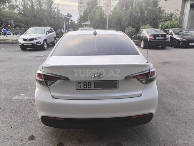 Hyundai Sonata-4