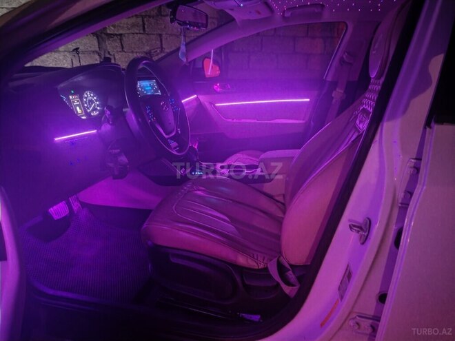 Hyundai Sonata-14
