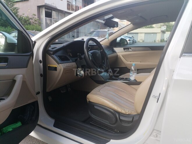 Hyundai Sonata-17