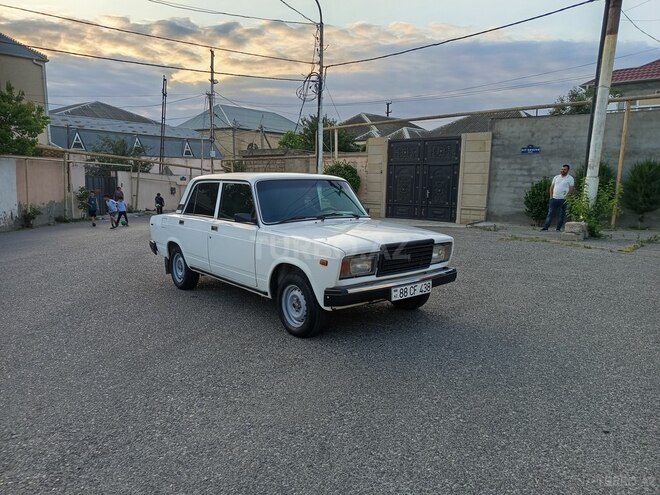 LADA (VAZ) 2107-2