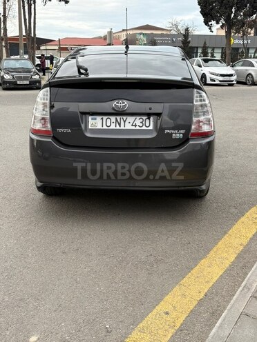 Toyota Prius-8