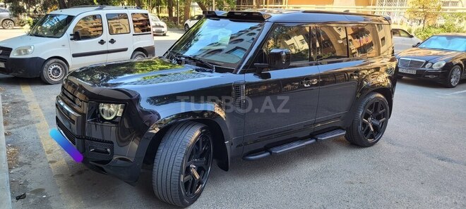 Land Rover Defender-7