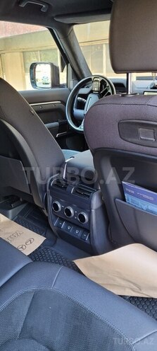 Land Rover Defender-9