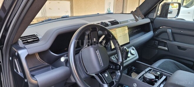Land Rover Defender-10