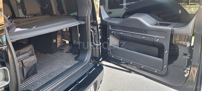 Land Rover Defender-13