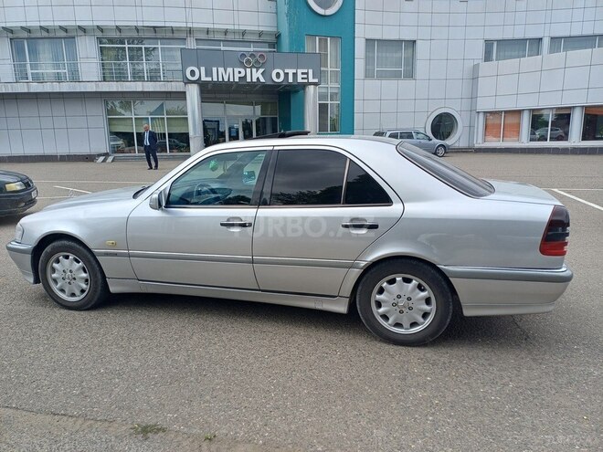 Mercedes C 220-10