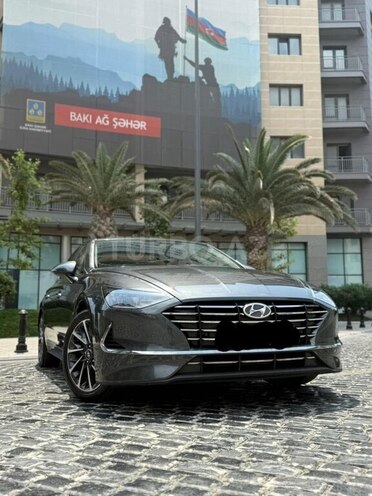 Hyundai Sonata-1