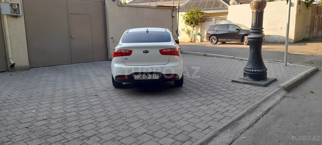 Kia Rio-17