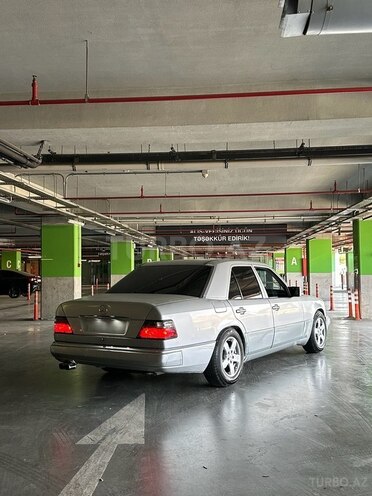 Mercedes 250 D-7