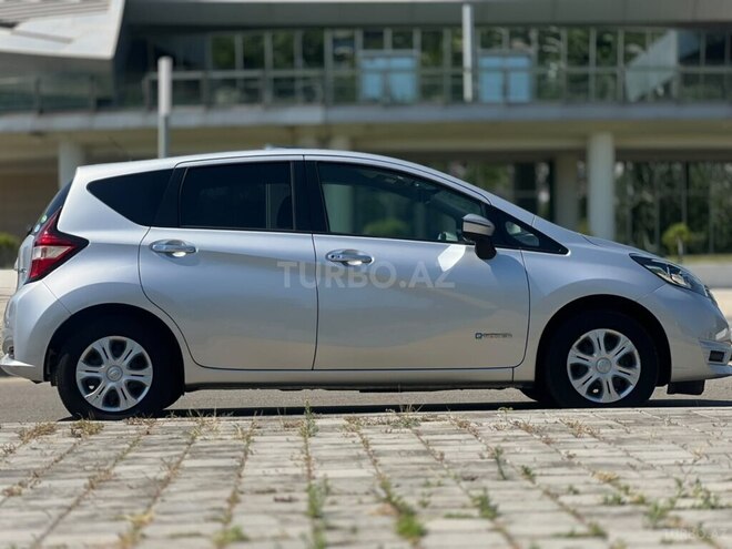 Nissan Note-4