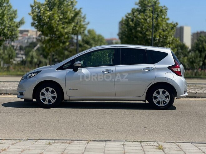 Nissan Note-5