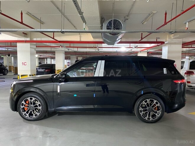 Lynk & Co 900-3