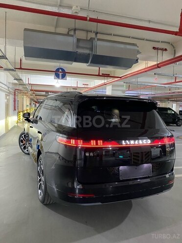Lynk & Co 900-8