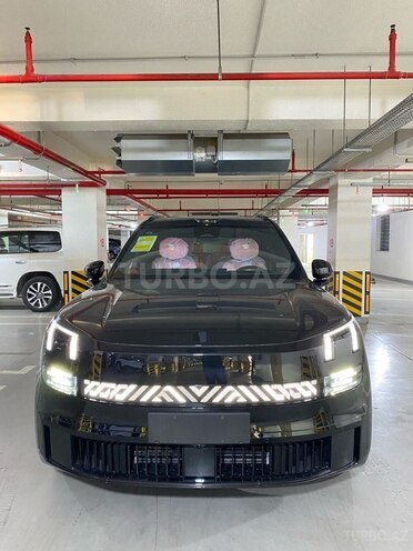 Lynk & Co 900-1