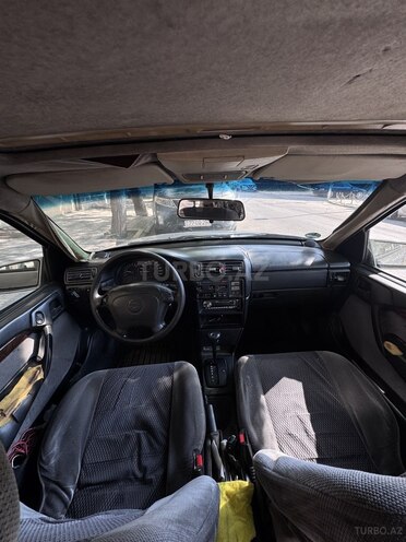 Opel Vectra-19