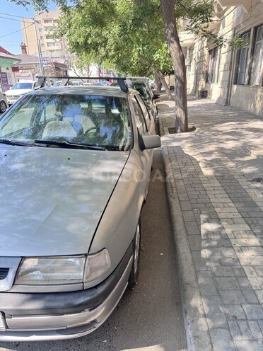 Opel Vectra-4