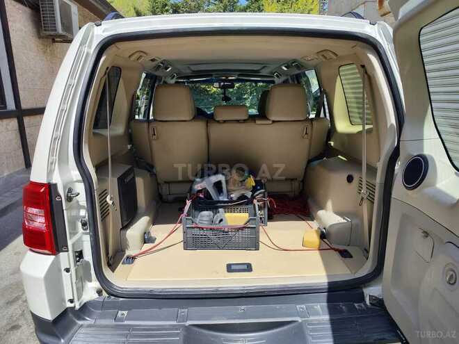 Mitsubishi Pajero-9