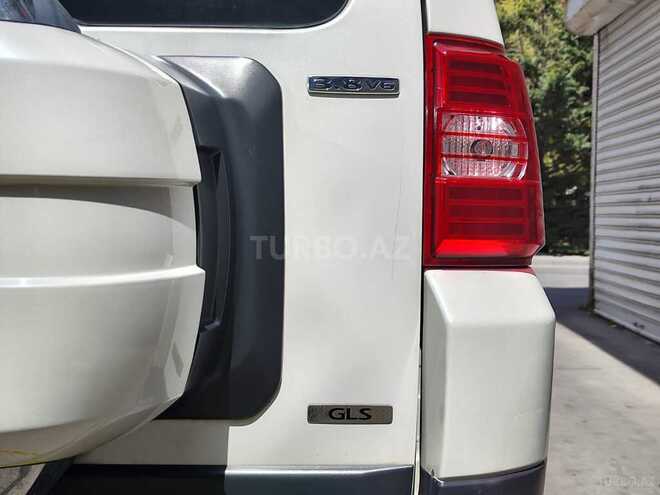 Mitsubishi Pajero-13