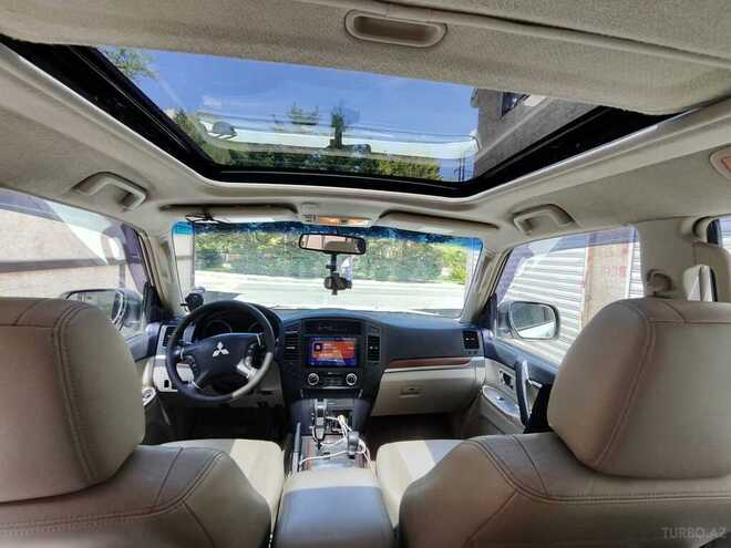 Mitsubishi Pajero-2