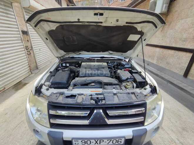 Mitsubishi Pajero-1