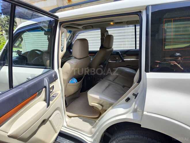 Mitsubishi Pajero-3